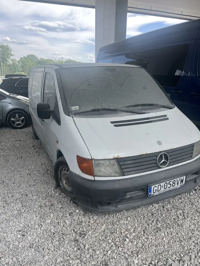 Mercedes pod tym samym mostem - Motoryzacja na urbexie i nie tylko :) - zdjęcie 8/43