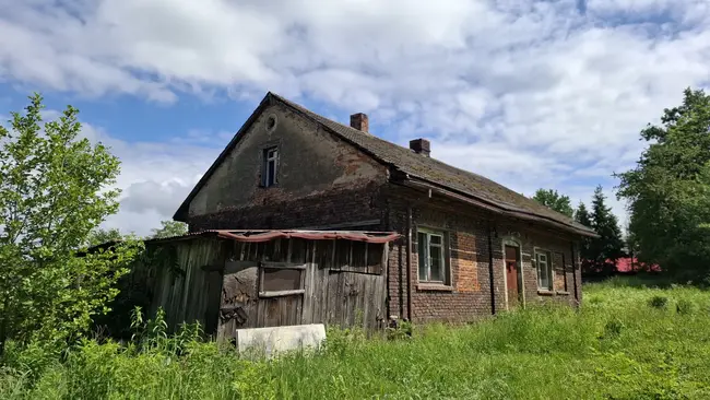 Domek przy drodze - zdjęcie 2/5