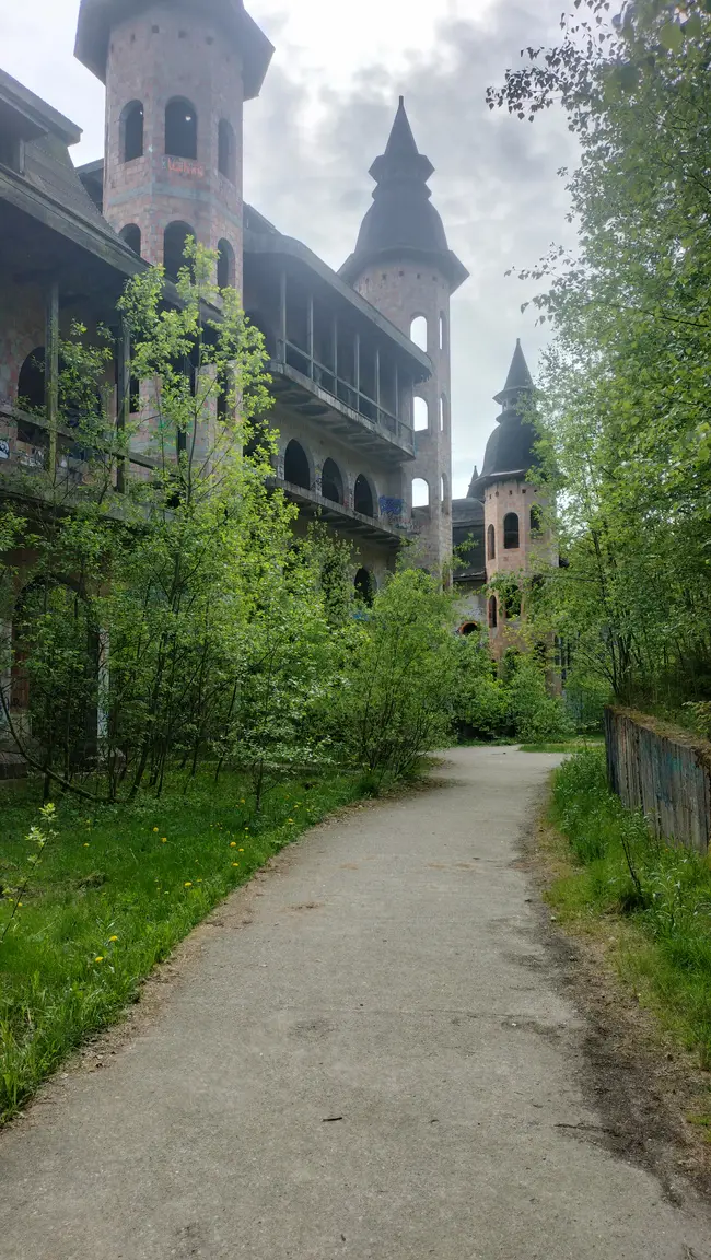Zamek Łapalice - zdjęcie 2/15