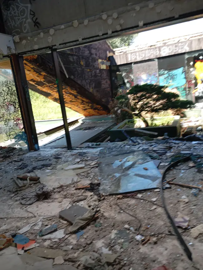 Lone Wolf Urbex - photo 33/89