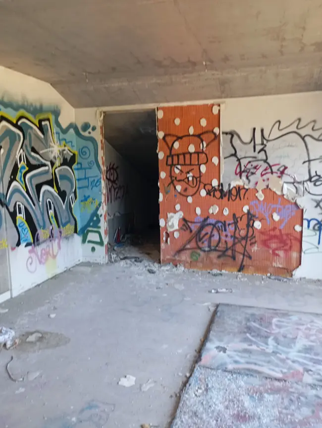 Lone Wolf Urbex - photo 44/89