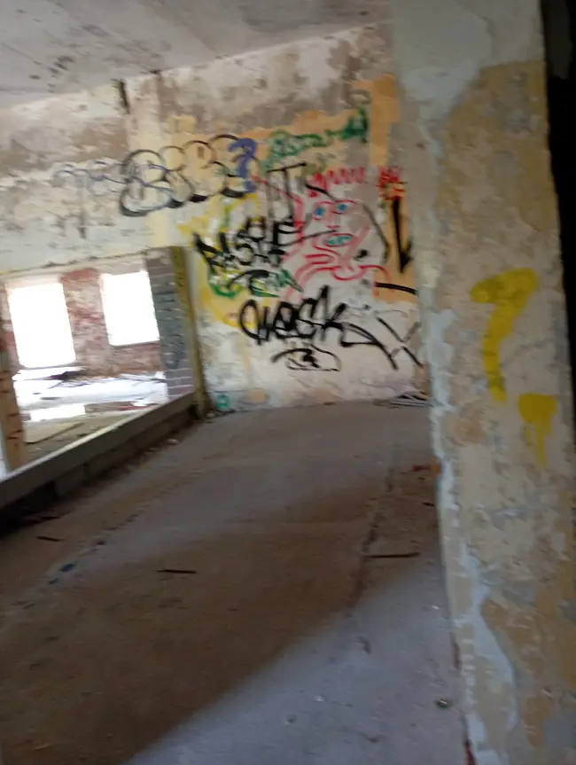 Lone Wolf Urbex - photo 57/89