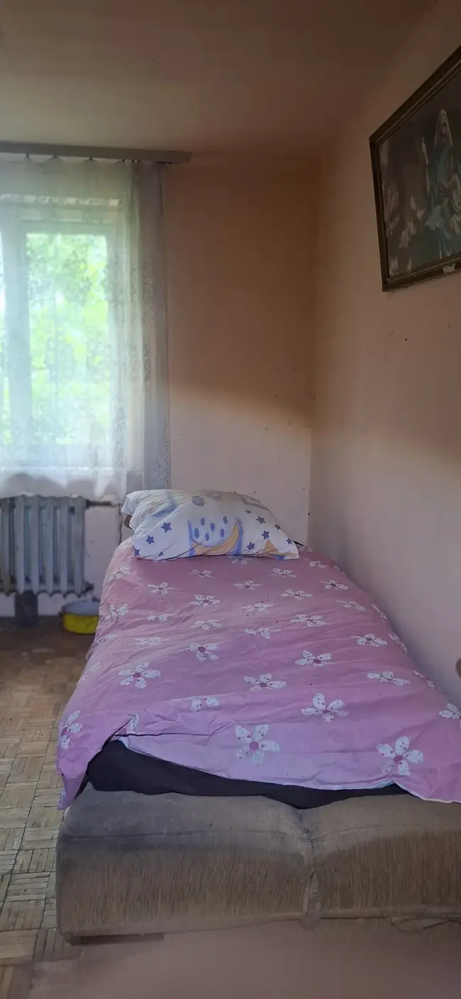 Opuszczony domek w zaroślach - photo 43/71