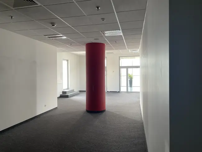 Opuszczone biura backrooms - zdjęcie 5/10