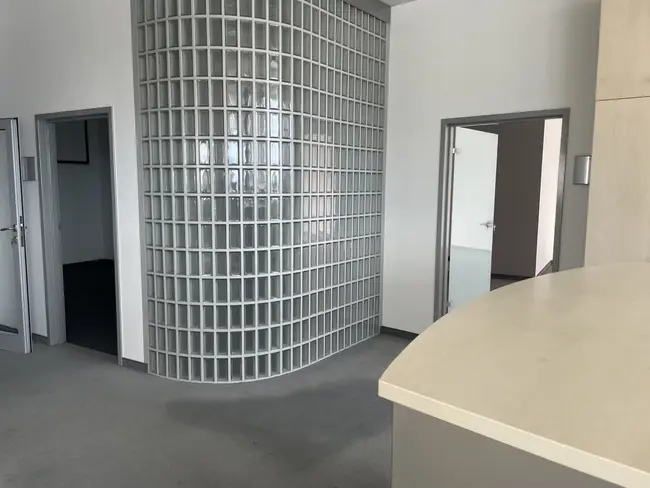 Opuszczone biura backrooms - zdjęcie 7/10