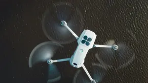 Dron na urbexie - przepisy, strefy i praktyka latania nad opuszczonymi miejscami [2026]