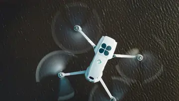 Dron na urbexie - przepisy, strefy i praktyka latania nad opuszczonymi miejscami [2026]
