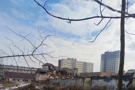 Opuszczone hale i budynek