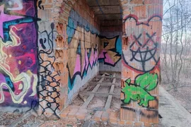 Niedokończona Willa obok Lotniska