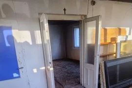 Mały ale 2-piętrowy domek