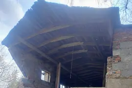 Dwa budynki gospodarstwa