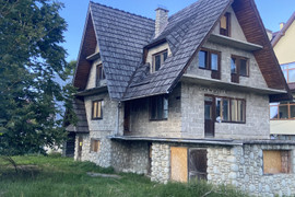 Opuszczone malownicze domki