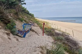 Opuszczony bunkier na wydmie