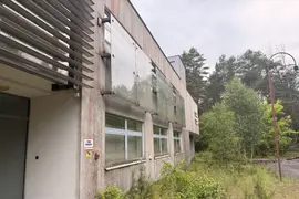 Opuszczone radio stacja nadawcza oraz schron w świetnym stanie pod napięciem