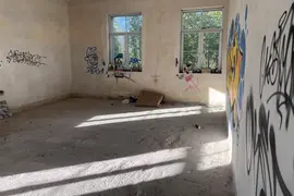 Opuszczony Motel / Koszary
