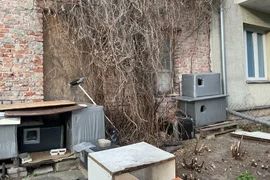 Opuszczony domek lub budynek gospodarczy