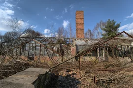 budynek mieszkalny ze szklarnią