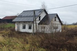 Opuszczony niedokończony domek