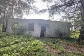 Opuszczone kurniki / dawna ferma drobiu