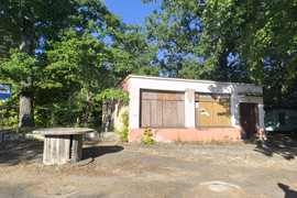 Opuszczony sklep.