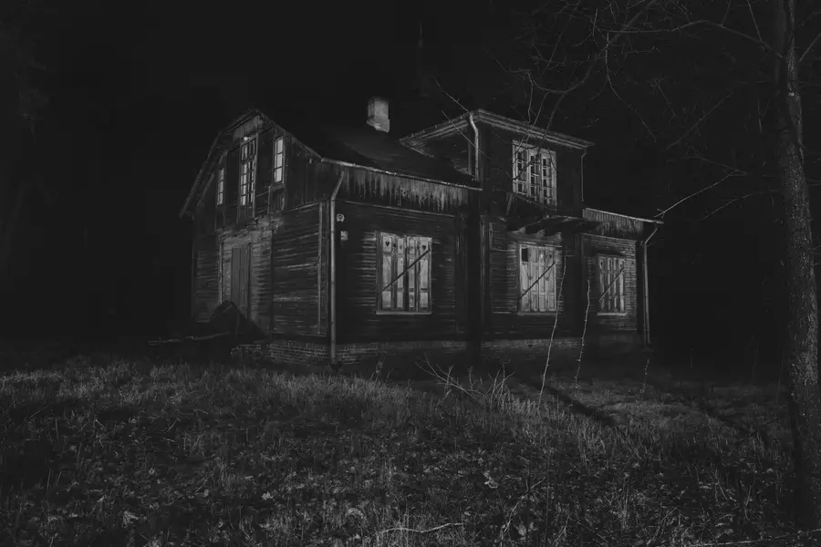 Urbex nocą - poradnik nocnej eksploracji
