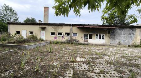 Opuszczona piekarnia z magazynem mąki