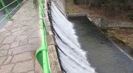 Zapora na Łomnicy w karpaczu