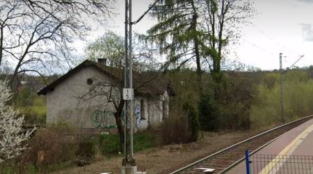 Opuszczony domek koło torów