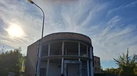 Opuszczony hipermarket tesco