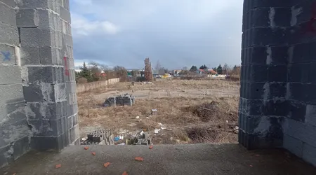 Niedokończone osiedle bliźniaków