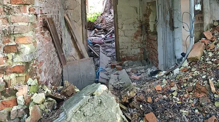 Opuszczony dom na granicy miasta