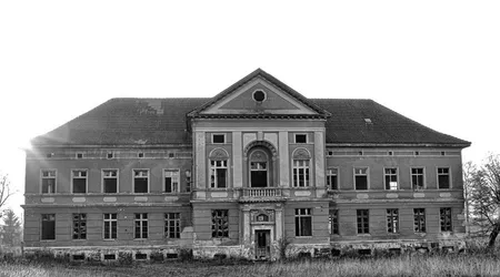 Neoklasycystyczny pałac rodziny von zimdarsen