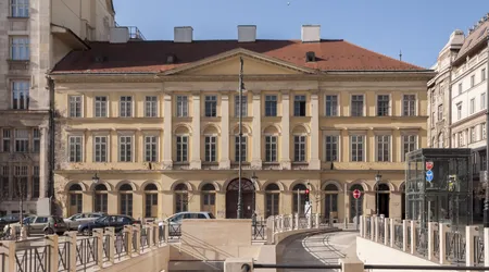 Opuszczony bank pocztowy