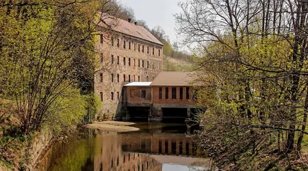 Młyn wodny i elektrownia, lwówek Śląski