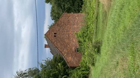 Opuszczony dom ceglany