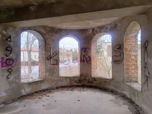 Opuszczona willa na Rokiciu - zdjęcie 5/22