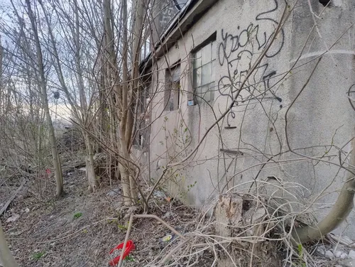 Opuszczone Budynki przy Torach