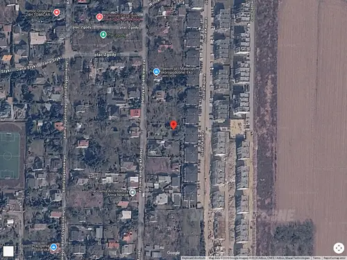 Ruiny domu z tyłu innego domu - photo 1/1 - Google Satellite