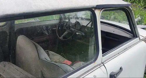 Porzucony Trabant - zdjęcie 1/3