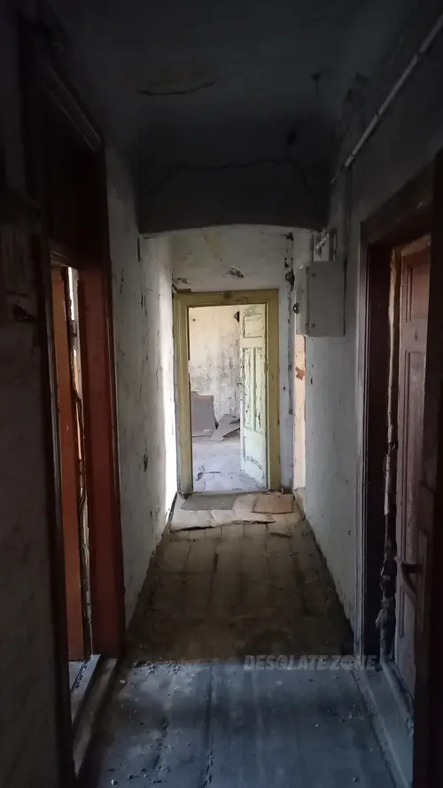 Opuszczona kamienica piaseczno