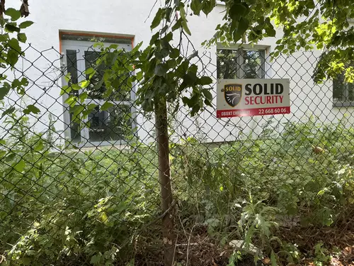 Opuszczony remont kamienicy - zdjęcie 2/4