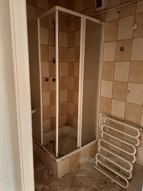 Opuszczony hostel - zdjęcie 4/36