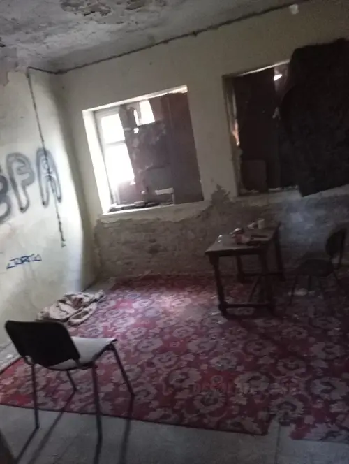 Dom z dwoma samochodami