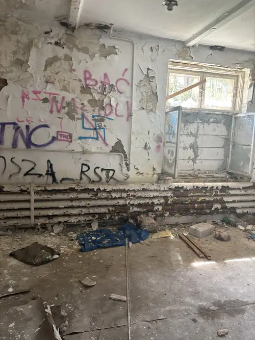 Opuszczone budynki szpitala psychiatrycznego srebrniki, Gdańsk - zdjęcie 7/42