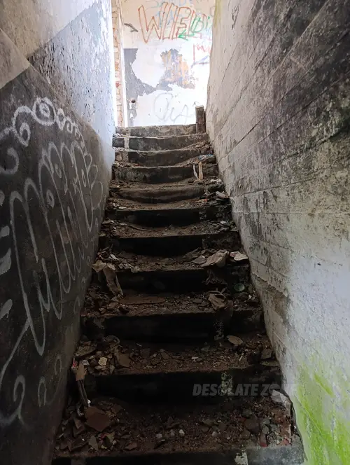 Opuszczone budynki po dawnych koszarach wojskowych, Borne Sulinowo - photo 23/40