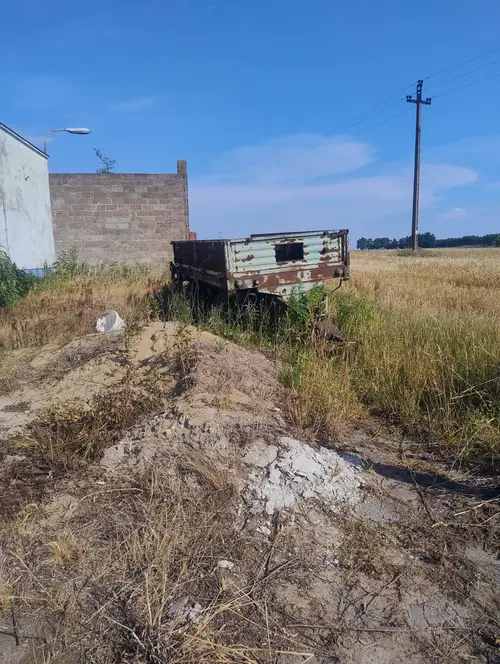 Dwa opuszczone budynki - zdjęcie 8/9