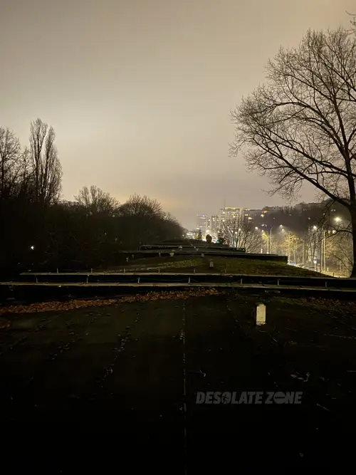 Opuszczony Biurowiec