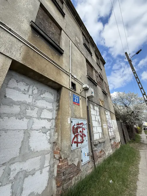 Opuszczona kamienica - zdjęcie 3/6