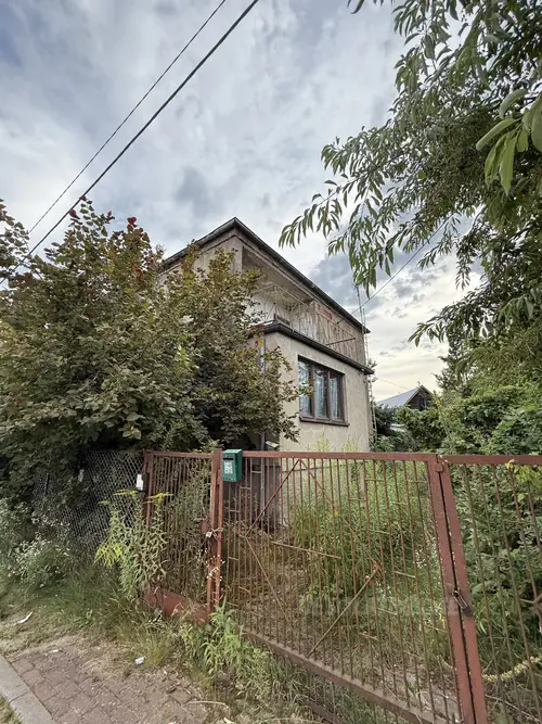 Opuszczony dom - zdjęcie 1/4