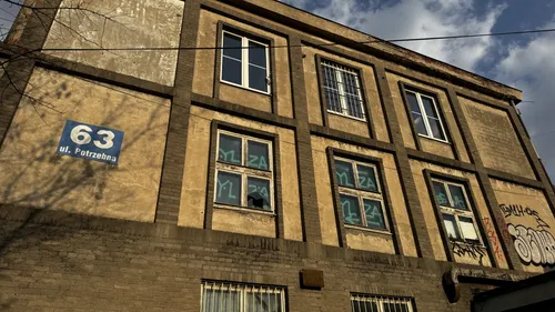 Opuszczony budynek z halą